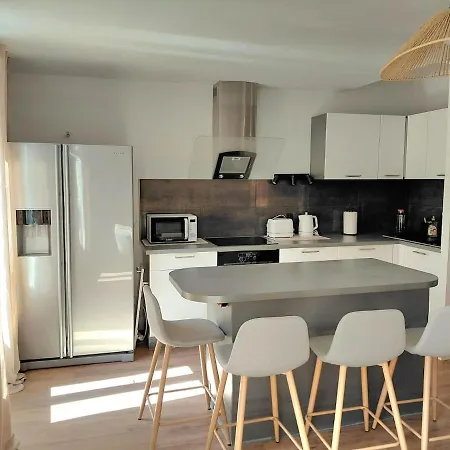 Apartment Renovated Apartment, Hyper Center, Private Parking *