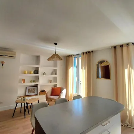 Renovated Apartment, Hyper Center, Private Parking Apartment