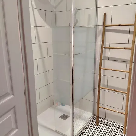 Apartamento Renovated Apartment, Hyper Center, Private Parking