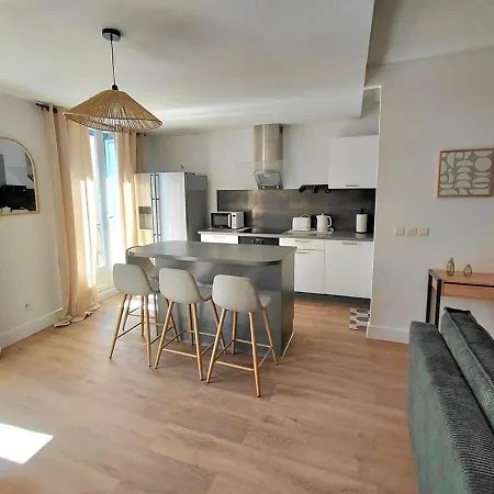 Renovated Apartment, Hyper Center, Private Parking Apartment